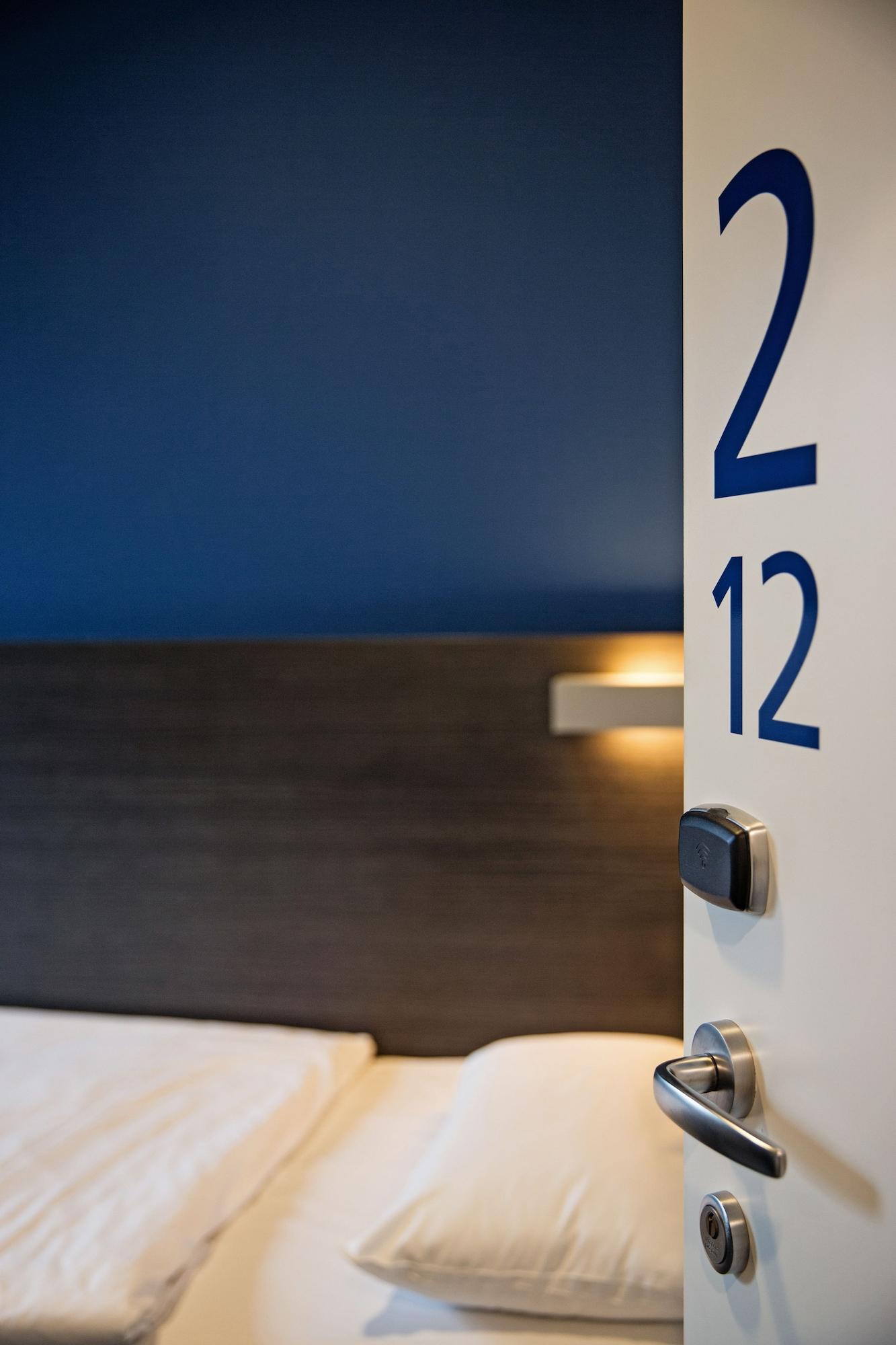 Antwerp Harbour Hotel Exterior photo